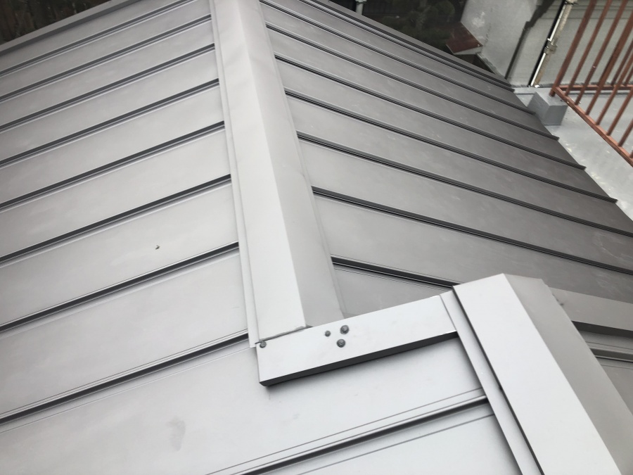 豊中市屋根リフォームガルバリウム鋼板