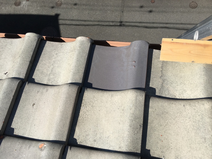 新しく差替えた屋根瓦