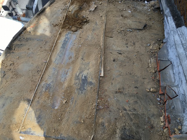 葺き土撤去後の屋根面