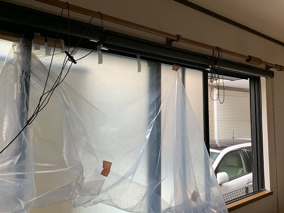 雨漏り発生中の窓際