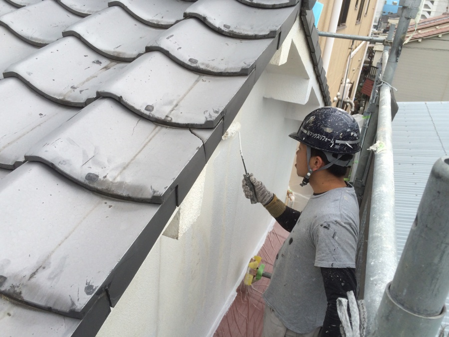 ローラーで外壁塗装