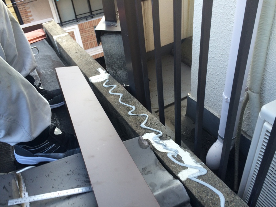 新しいパラペット笠木板金取り付け