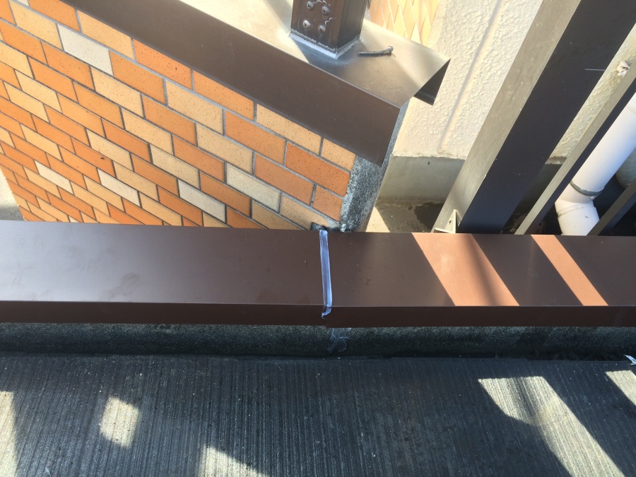 新しいパラペット笠木板金取り付け