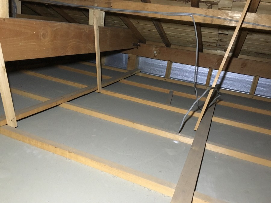 雨漏り箇所の真上