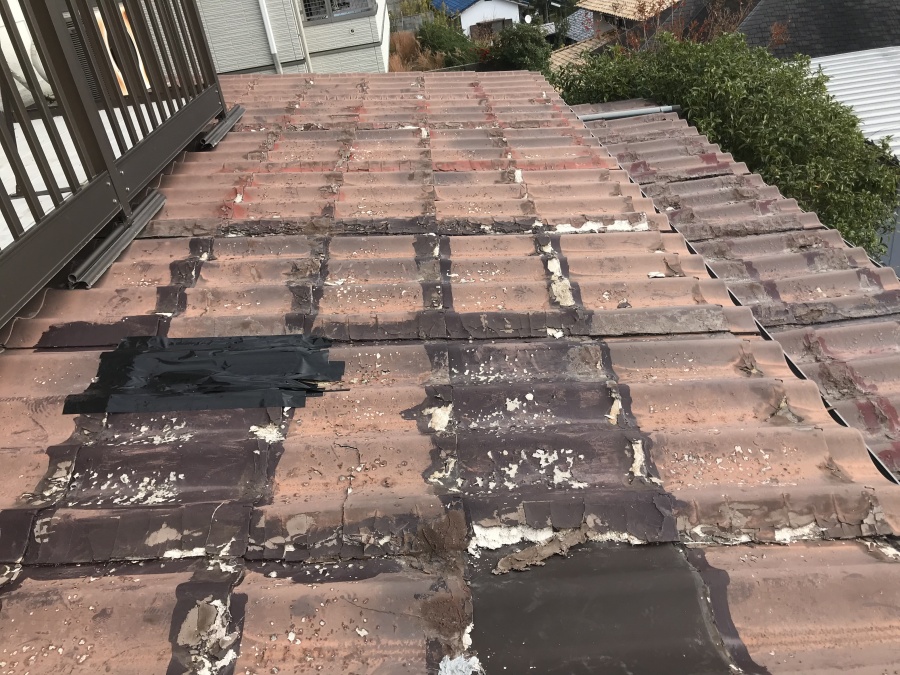 劣化した金属屋根