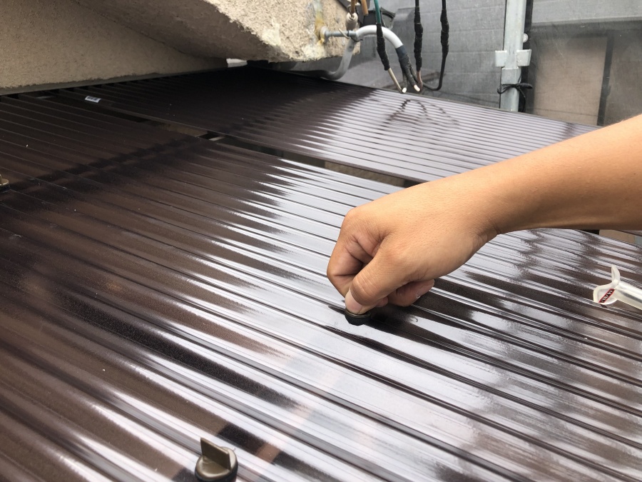 ベランダ屋根材としてポリカ波板を採用