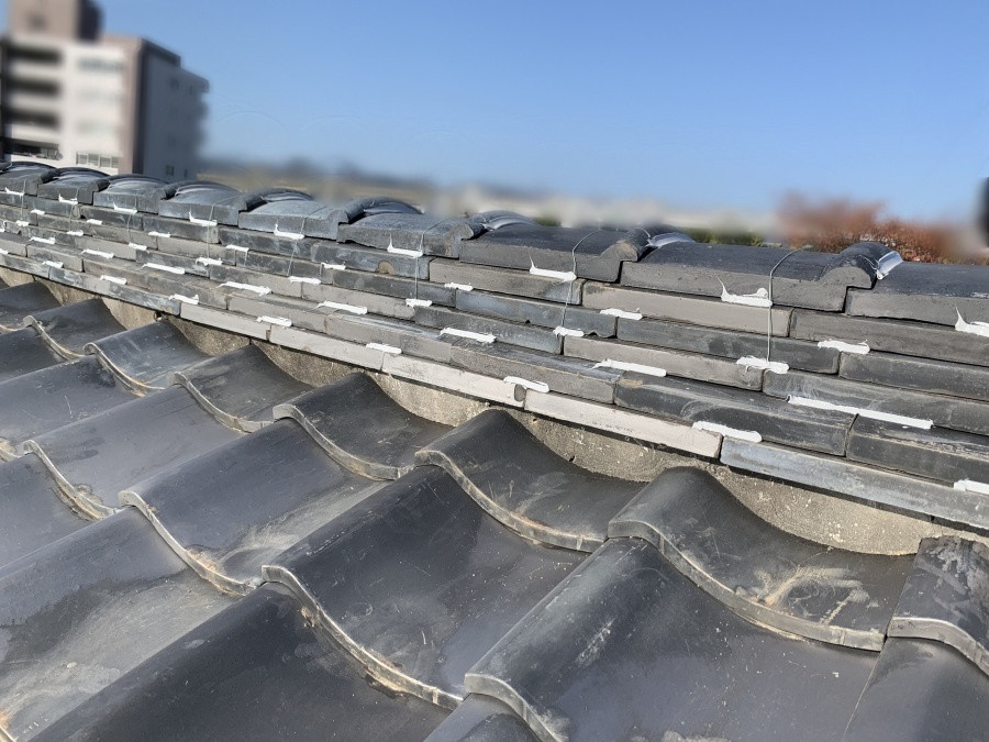 ラバーロック工法による瓦修理が完了した瓦屋根