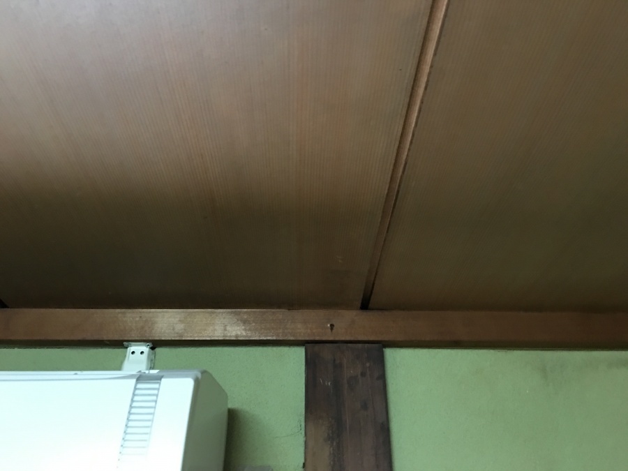 天井雨漏り雨染み