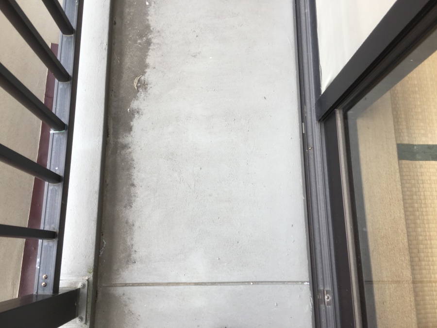 ベランダ床面