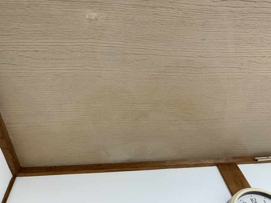 雨染みのある天井