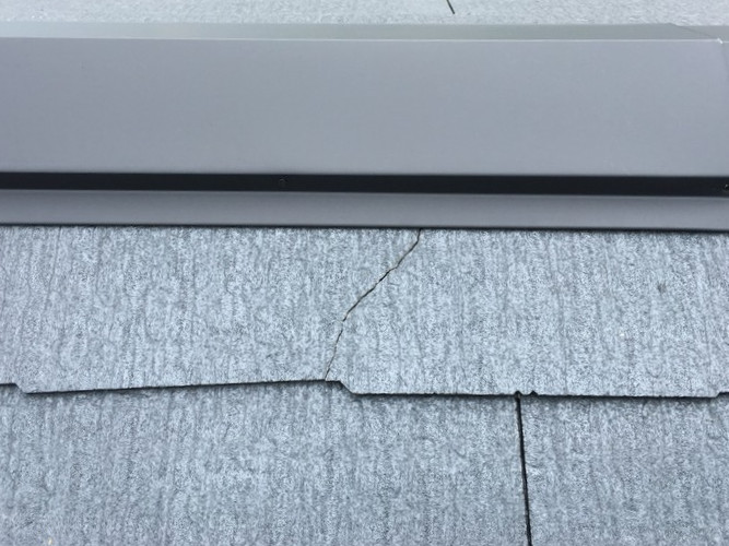 屋根材のひび割れ