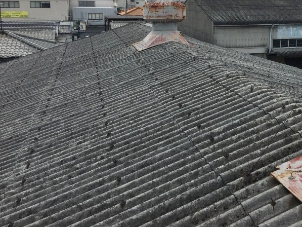 カバー工法前の倉庫屋根