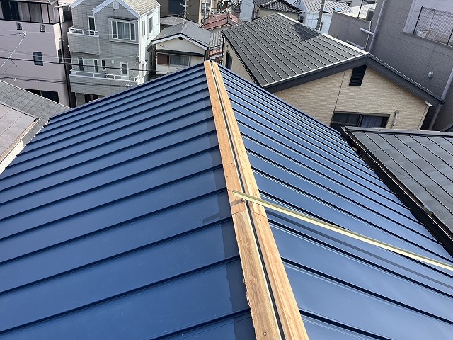 棟板金の施工