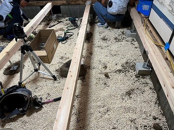 束と大引き木材