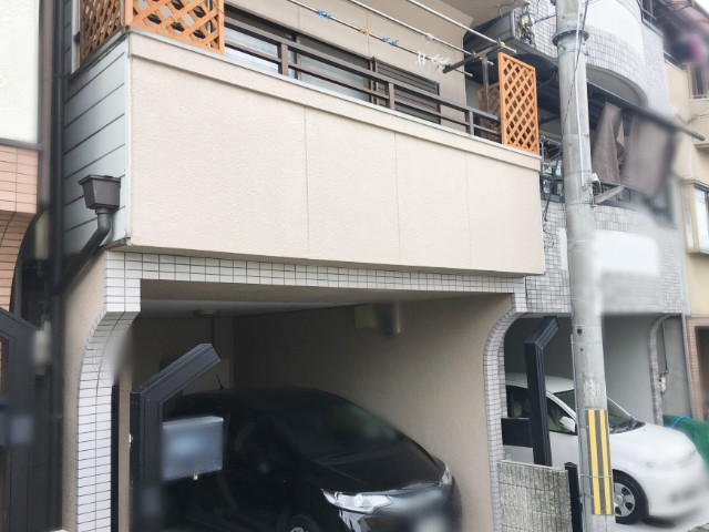 塗装から一年後のビルトインガレージ