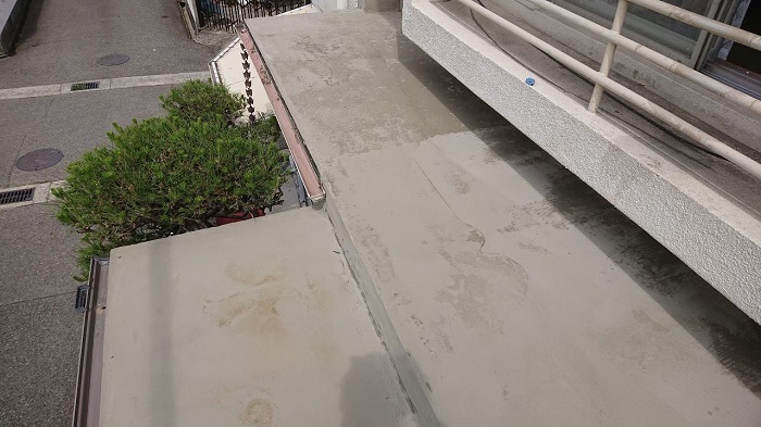 池田市｜庇屋根の雨漏り修理！コストを抑えたウレタン防水の施工内容