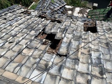 瓦屋根崩壊