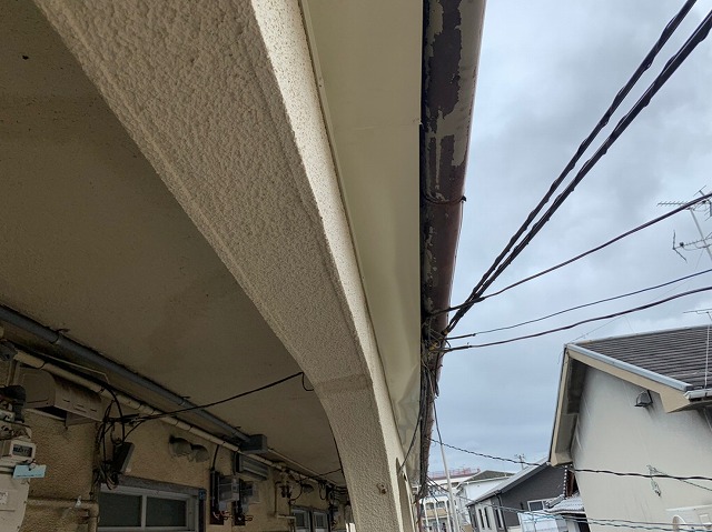 鼻隠し板金巻き施工後