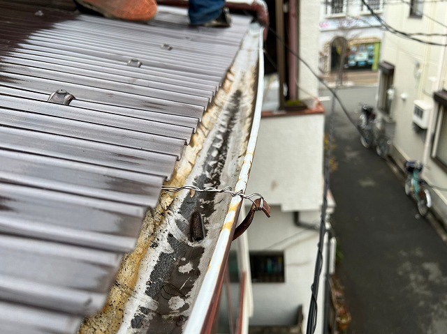 雨樋ステンレス固定