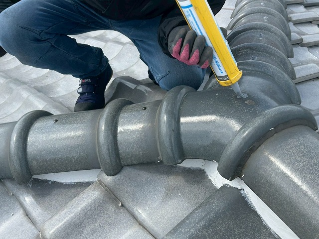 棟瓦のビスコーキング補修