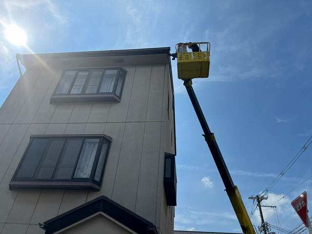 ３階建高所作業車作業