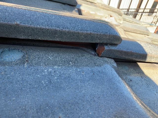 瓦の浮きとずれ