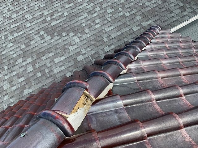 陶器瓦冠瓦ズレ