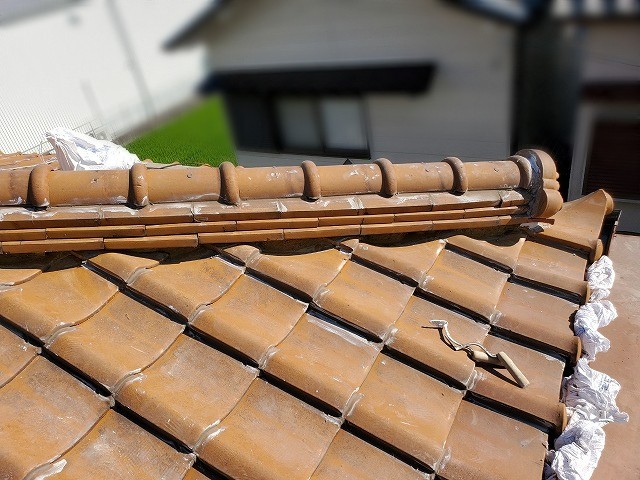 漆喰詰め直し中