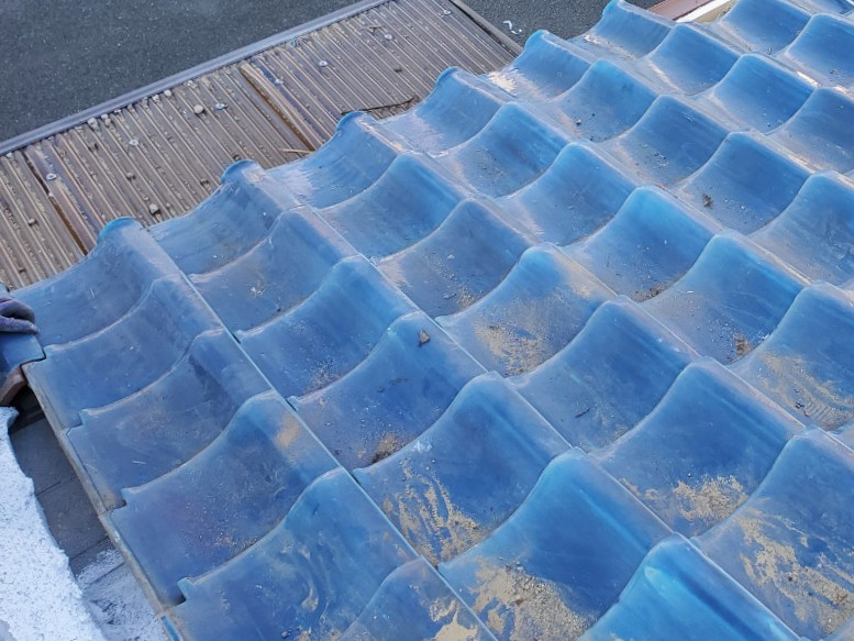 修理後の軒先瓦