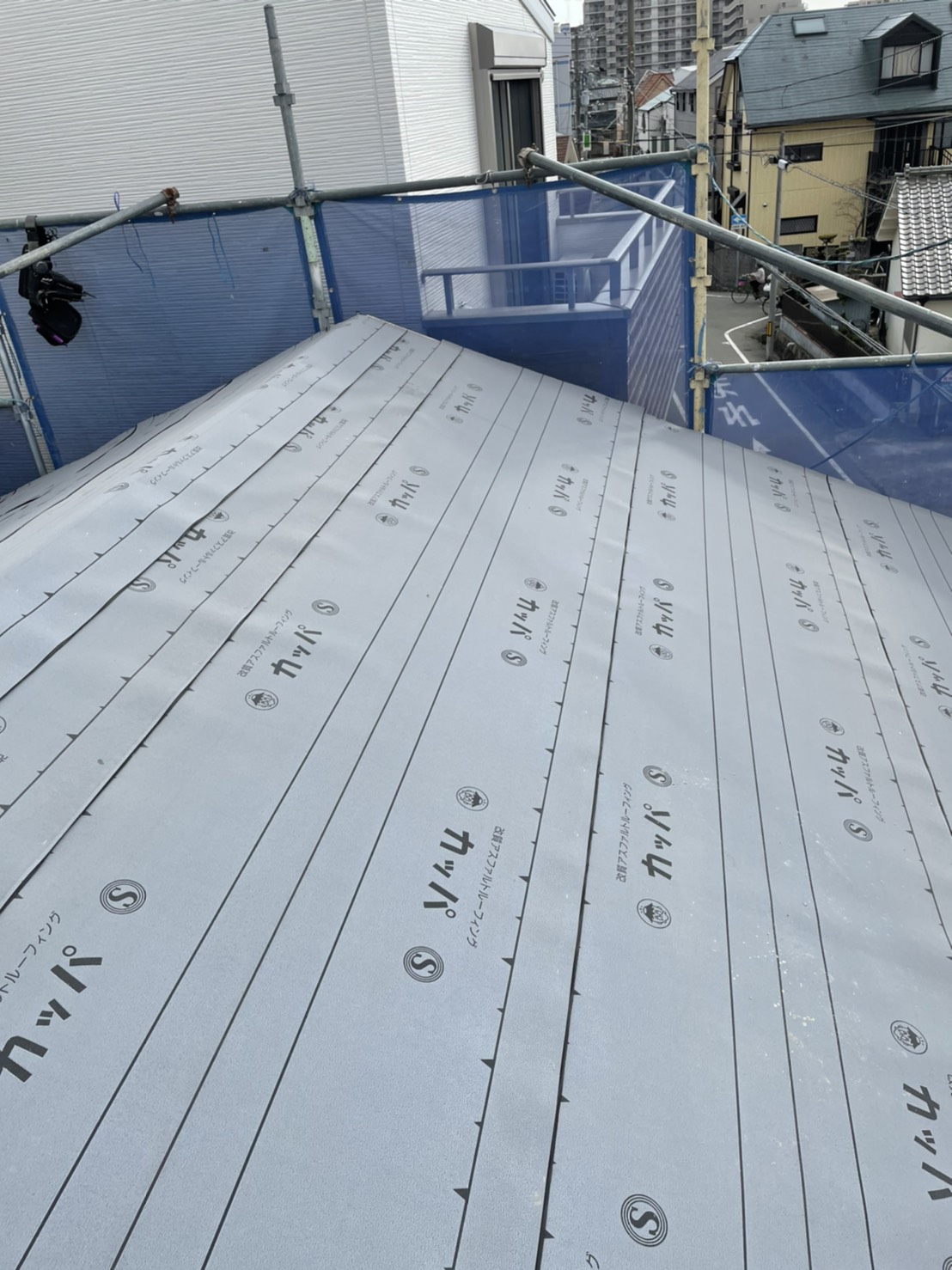 豊中市｜夏の暑さを解消！屋根葺き替え工事で通気断熱