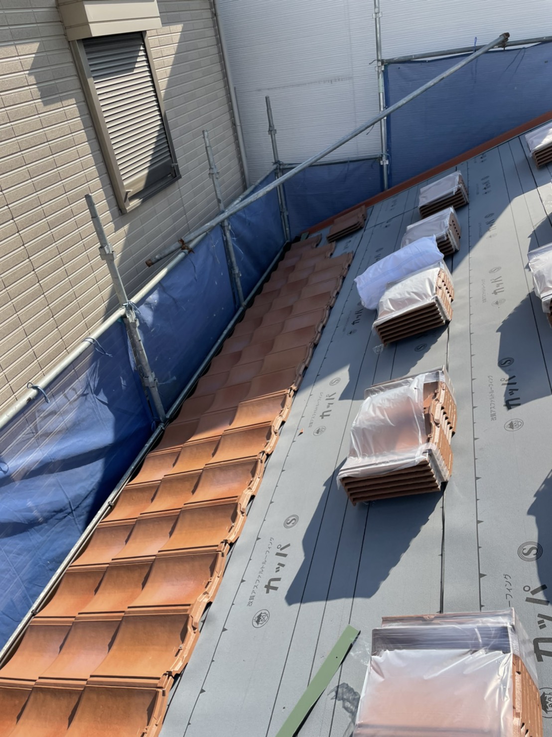 豊中市｜夏の暑さを解消！屋根葺き替え工事で通気断熱