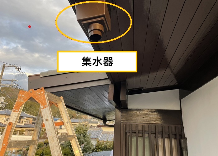 吹田市｜変形した銅製雨樋を塩ビ管へ取替工事！