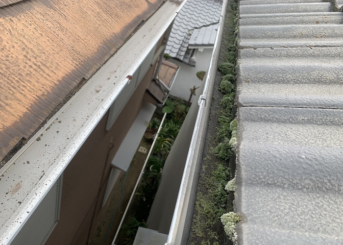 吹田市　雨樋清掃で詰まり解消