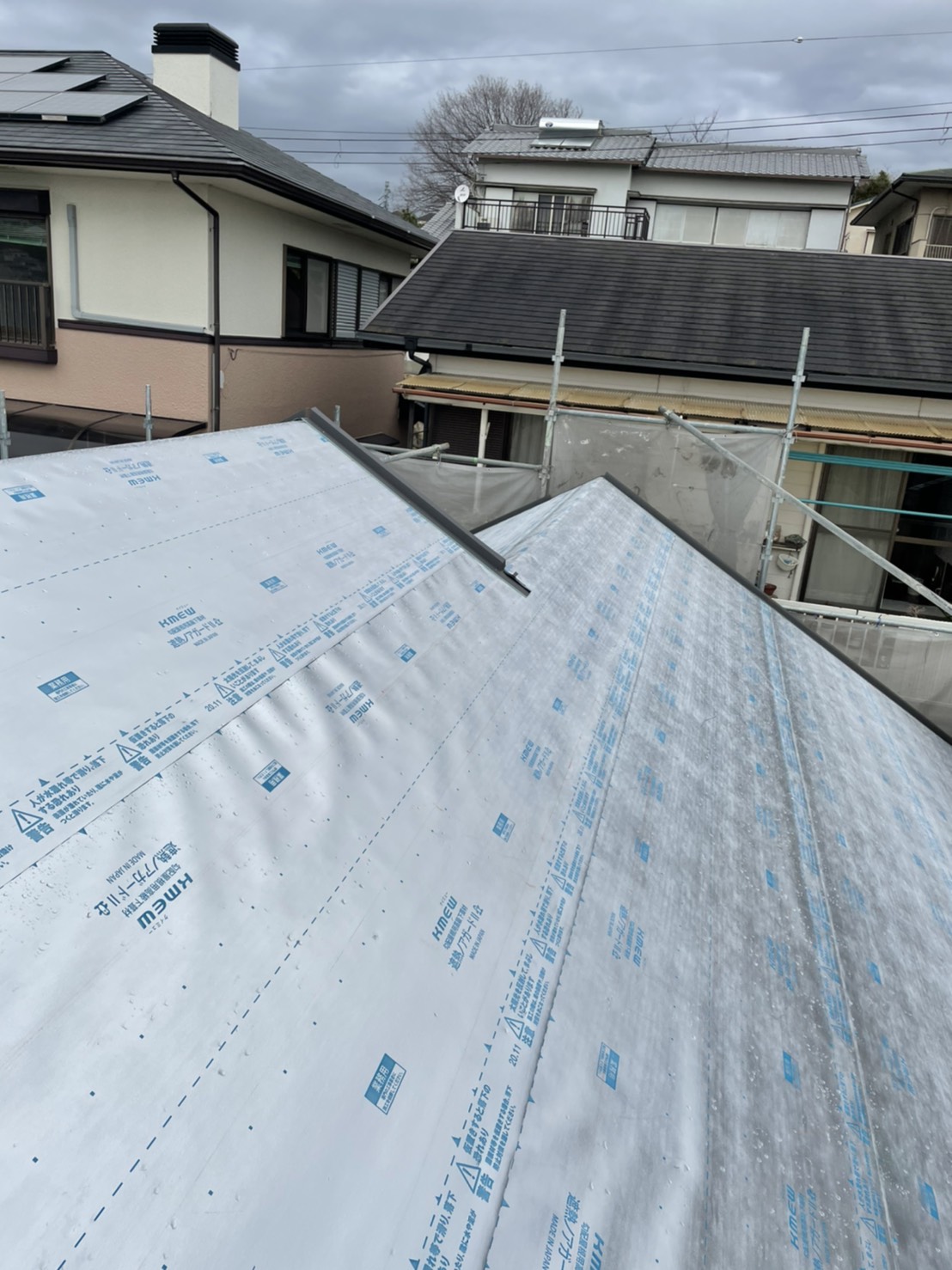 豊中市｜夏の暑さを解消！屋根葺き替え工事で通気断熱