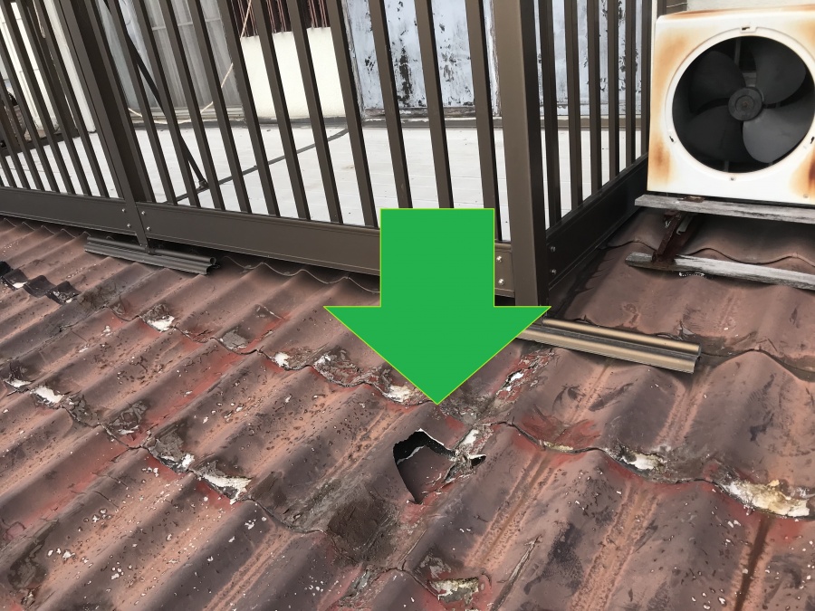 金属屋根穴あき