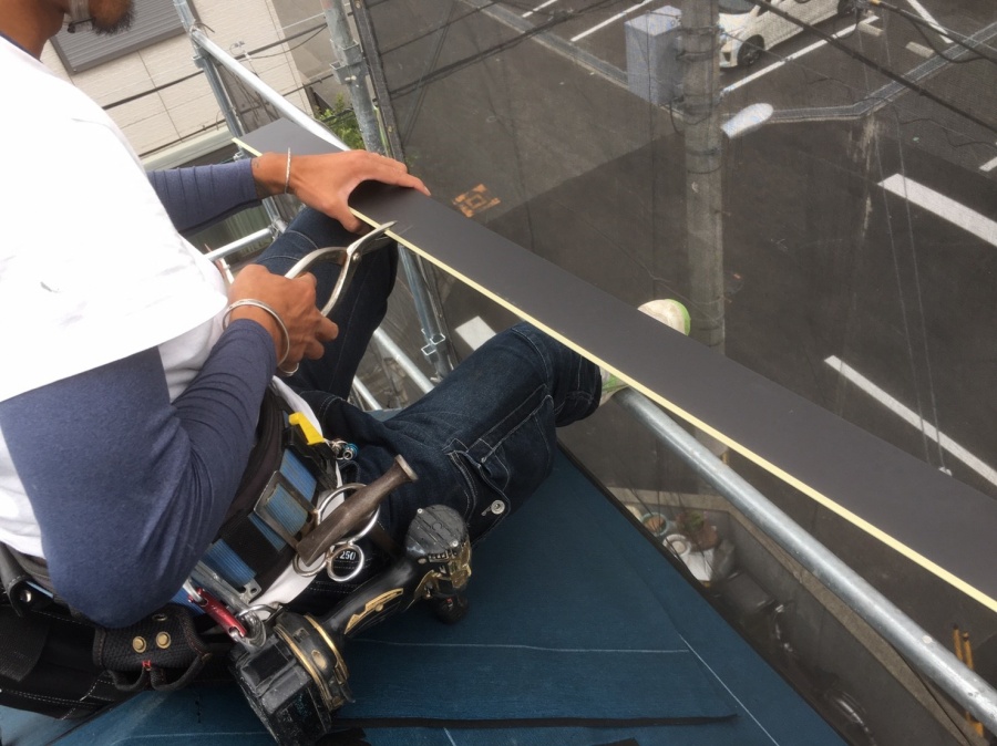 軒先唐草板金取付