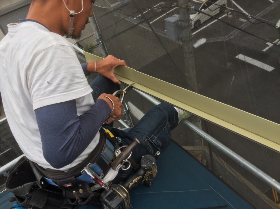 軒先唐草板金取付