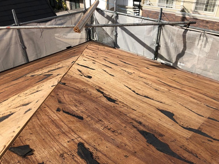 高槻市｜スレート屋根の寿命は？築20年以上のメンテナンス方法を徹底解説