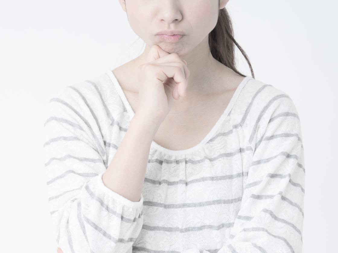 不安を抱える女性