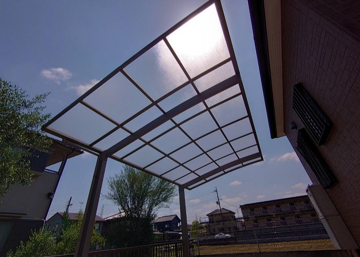 加古川市で自然災害で割れたアクリル板を交換した後