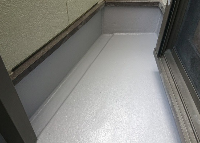 池田市で剥がれたベランダ防水の簡易的な修繕が完了した後の様子