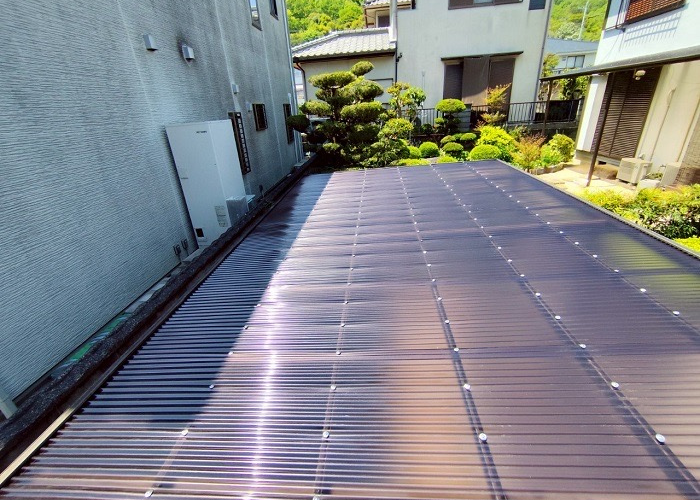 高槻市でカーポート屋根の波板貼り替えでポリカ波板を使用した後の様子