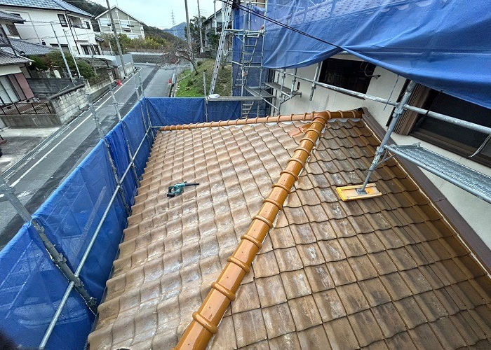 茨木市強力棟を用いた棟瓦積み替え完了