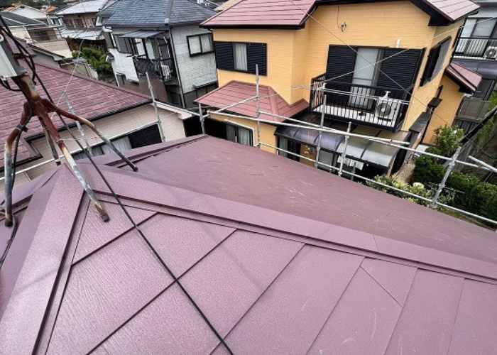 高槻市での屋根重ね葺き工事完了