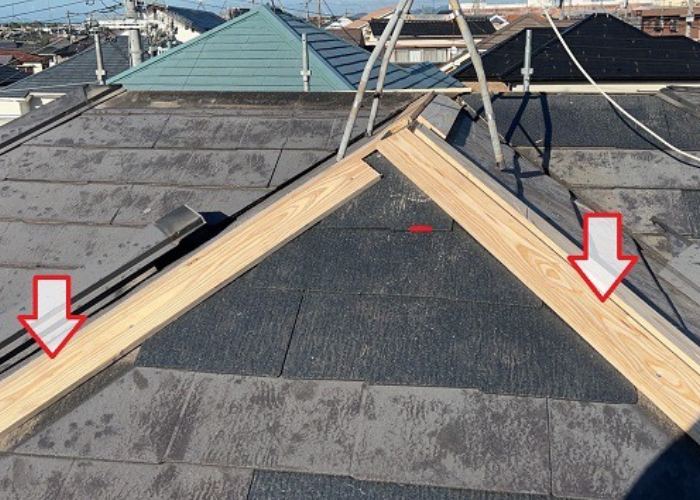 棟板金の下地取り付け