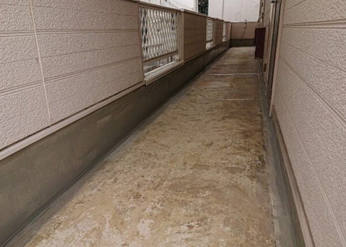 吹田市　アパート廊下の撤去及び下地処理完了