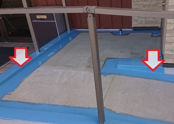 吹田市の玄関前スロープリフォームで中塗り完了