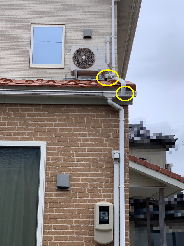 雨どいが外れています