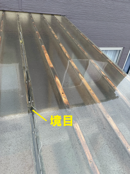ポリカの境目から雨水が入り骨組みが朽ちている