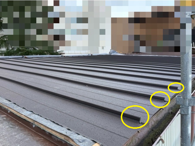 SGLガルバリウム鋼板を立平葺きで設置